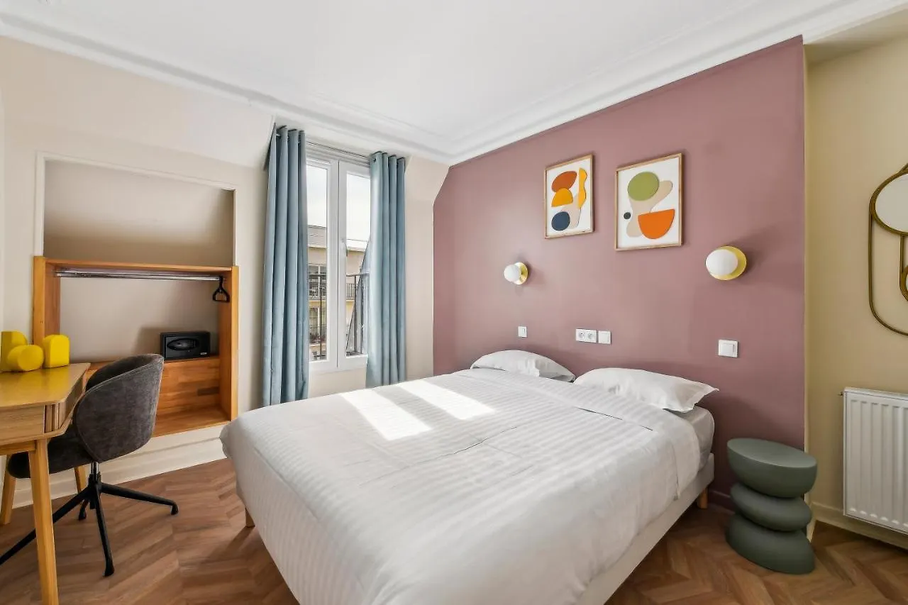 ***  Hotel Margot Paris France
